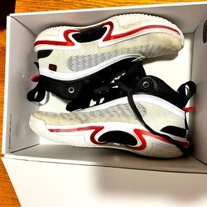 Nike Boys' Grade School Jordan Why Not Zer0.4, Size Big Boys 6.5 (US)/ 6 (UK)